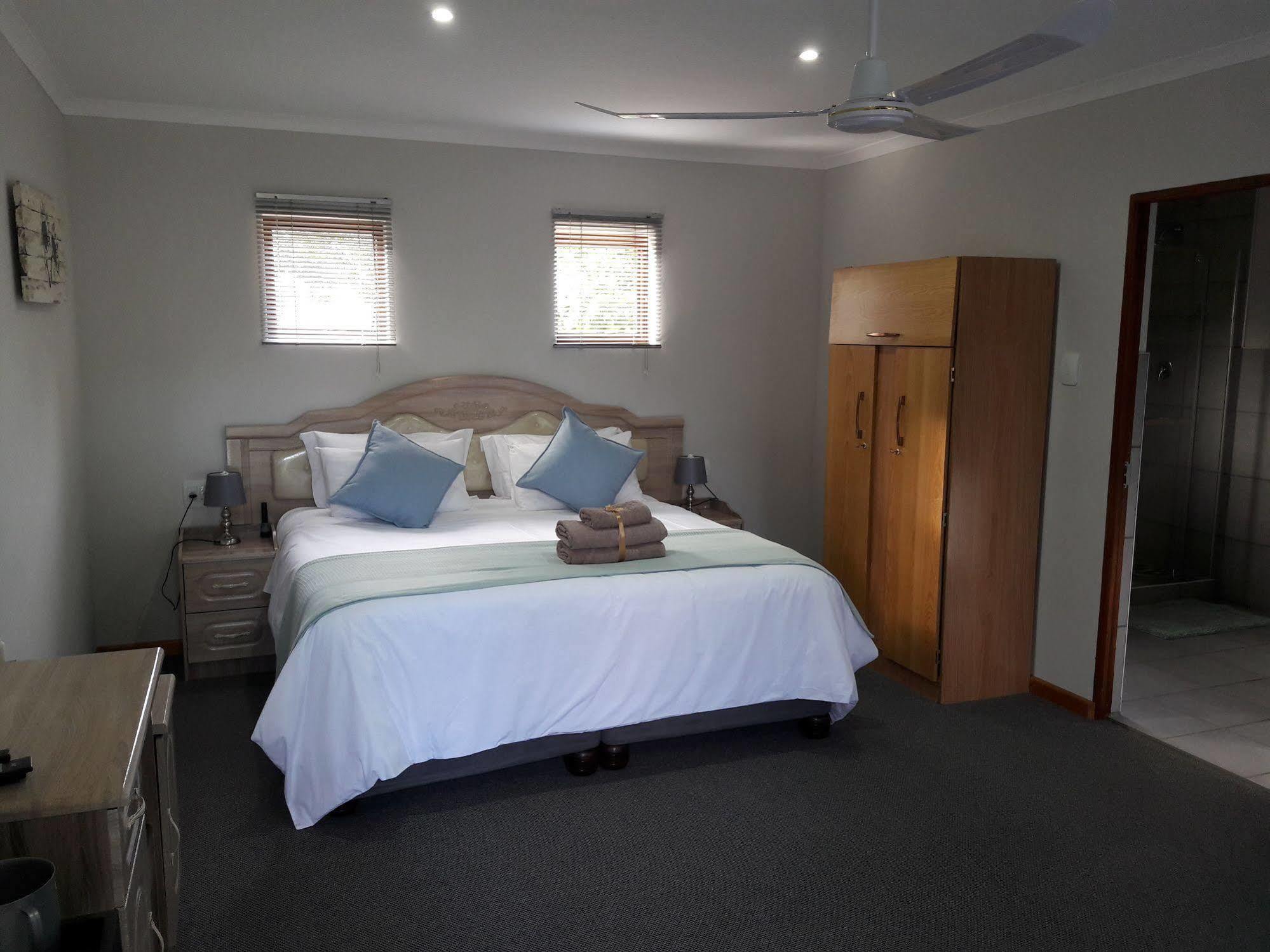 The Village Lodge Stormsrivier Exterior photo